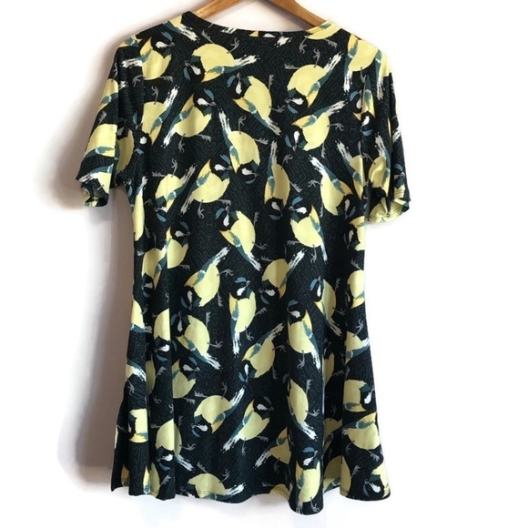 LULAROE Irma Blue Yellow Bird Print Scoop Neck A line Tunic Top Size M EUC - Picture 2 of 9